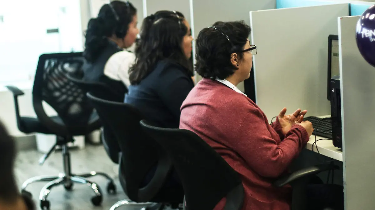 Oficinistas-Godinez-Oficinas-Espacio de Trabajo-Trabajadores (7)